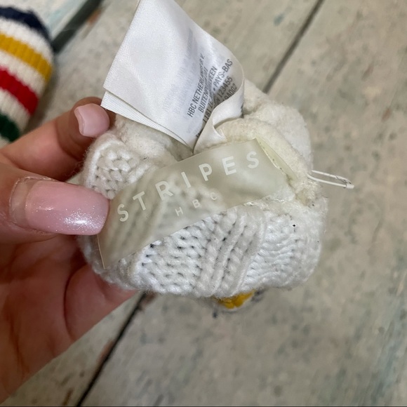 Hudson Bay Company mittens baby 12-24 months stripes red green blue yellow white - Picture 5 of 7